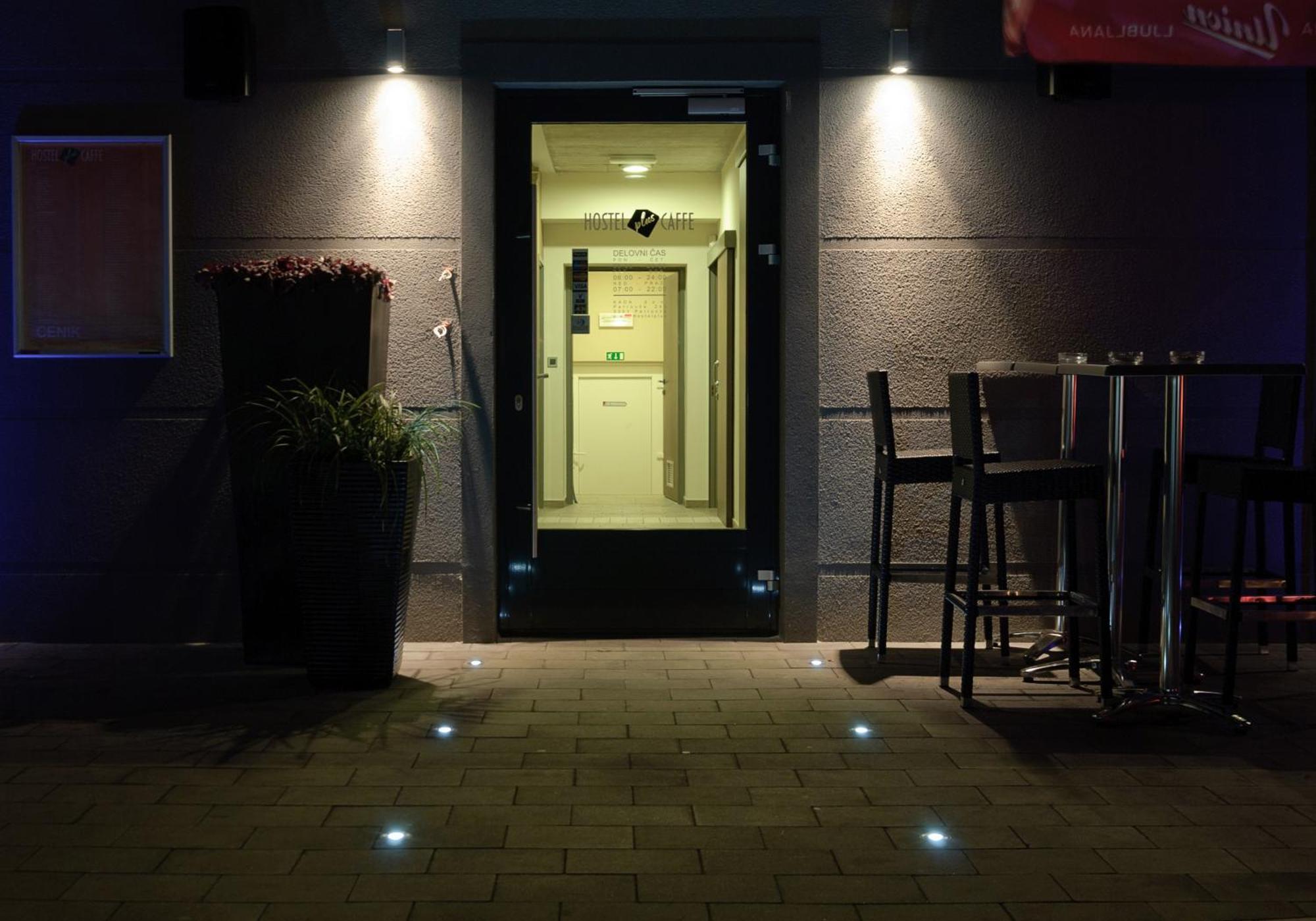 Hostel Plus Caffe Petrovče Eksteriør billede