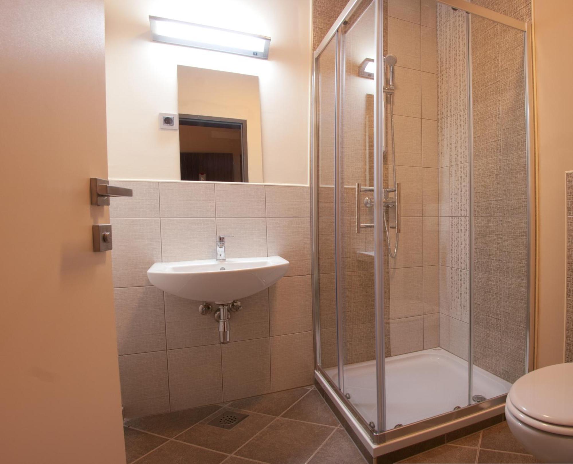 Hostel Plus Caffe Petrovče Eksteriør billede