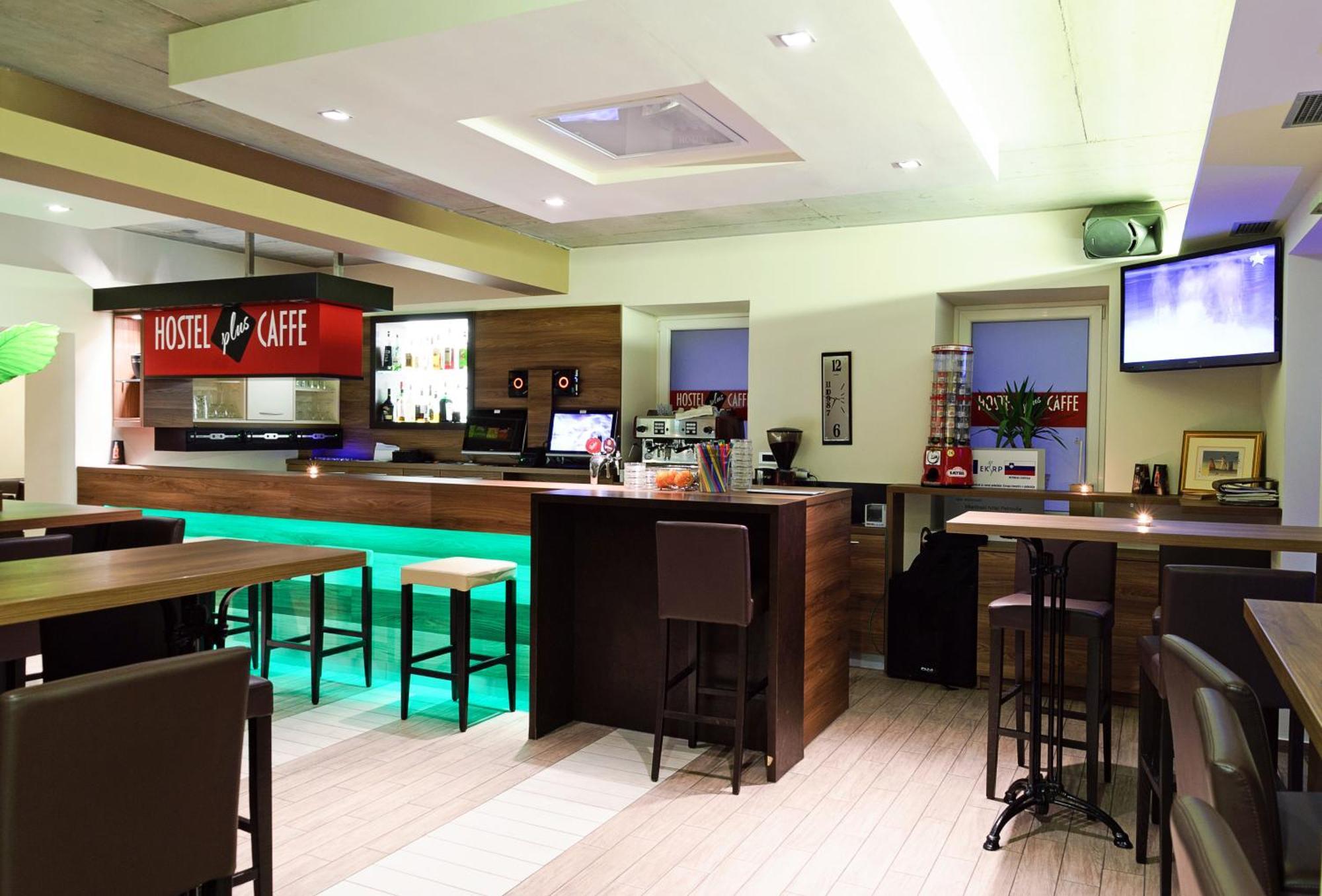 Hostel Plus Caffe Petrovče Eksteriør billede