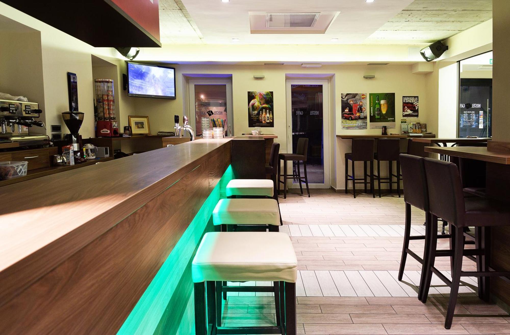 Hostel Plus Caffe Petrovče Eksteriør billede
