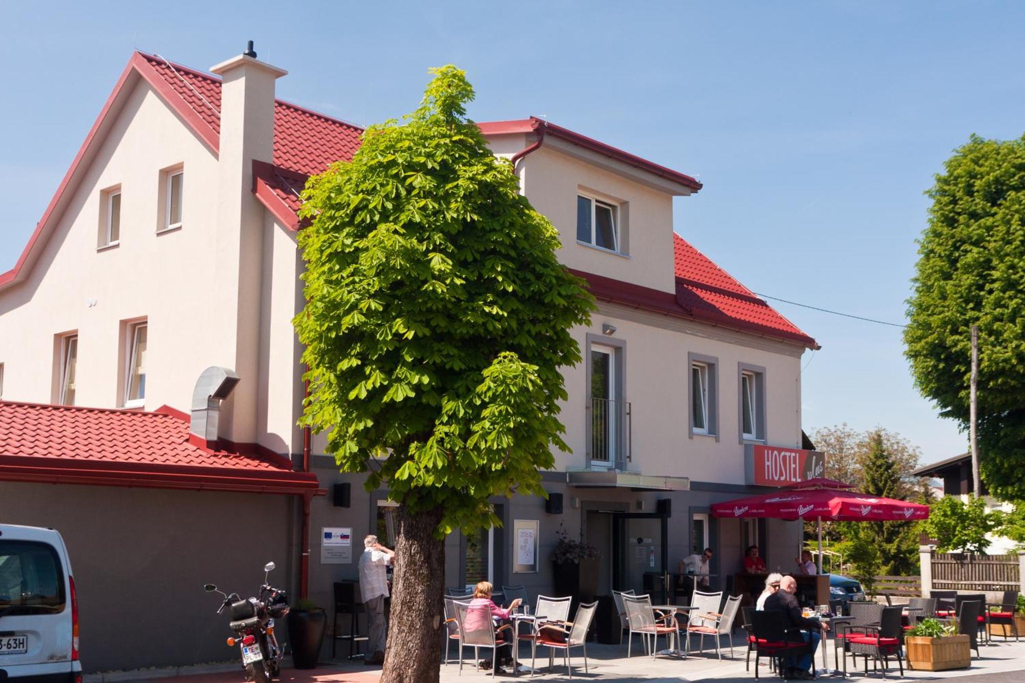 Hostel Plus Caffe Petrovče Eksteriør billede