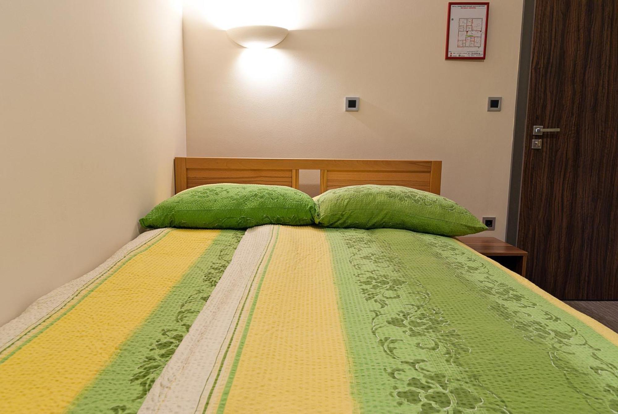 Hostel Plus Caffe Petrovče Eksteriør billede
