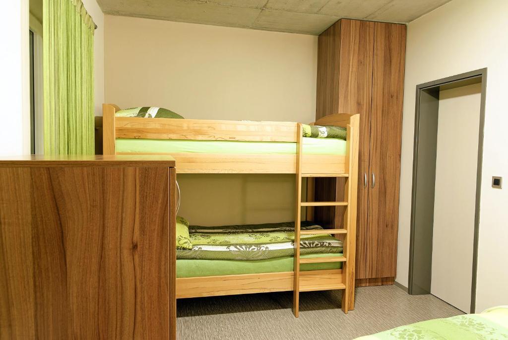 Hostel Plus Caffe Petrovče Værelse billede